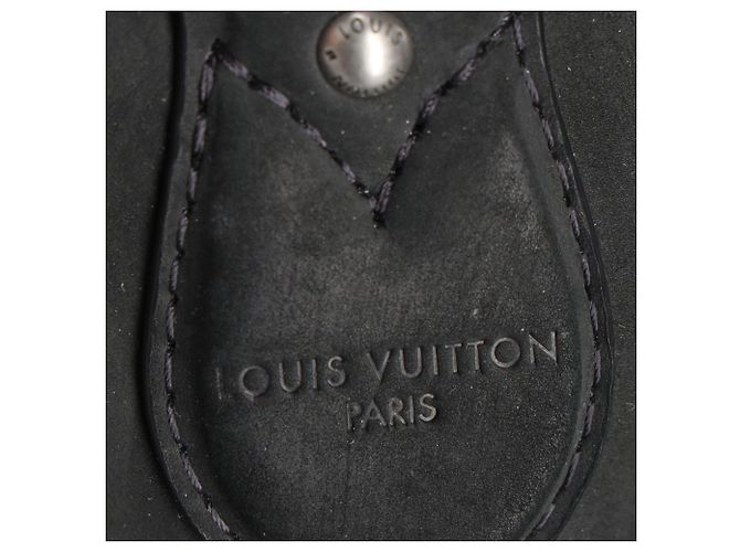 Botas de cano médio Louis Vuitton x Timberland em couro preto - vista 7