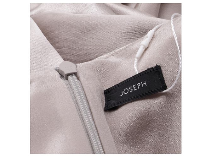 Vestido Midi V-Neck en Seda Gris Joseph Carrol - vista 5