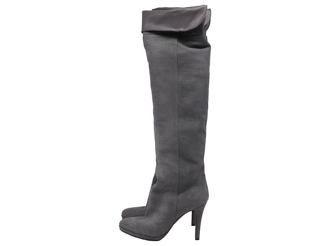 Knöchelhohe Stiefel aus grauem Wildleder mit Echsenprägung von Jimmy Choo - Ansicht 3
