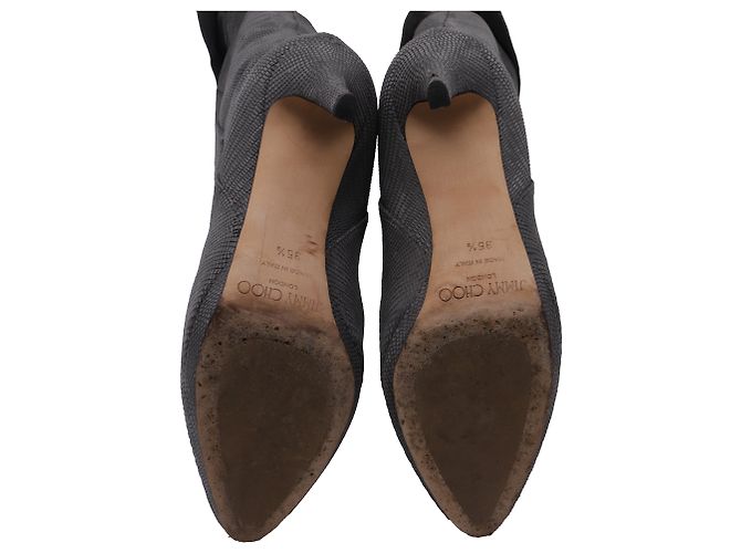 Knöchelhohe Stiefel aus grauem Wildleder mit Echsenprägung von Jimmy Choo - Ansicht 5