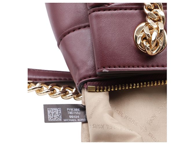 Bolsa tote média Whitney matelassada da Michael Kors em couro bordô - vista 10
