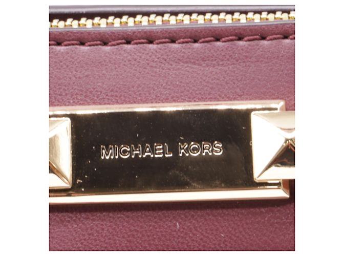 Bolsa tote média Whitney matelassada da Michael Kors em couro bordô - vista 6