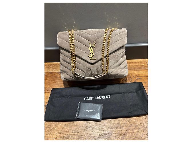Borsa a Spalla Loulou Toy in Suede Grigio di Saint Laurent - vista 11