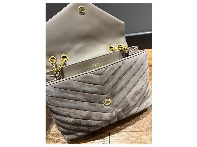 Borsa a Spalla Loulou Toy in Suede Grigio di Saint Laurent - vista 8