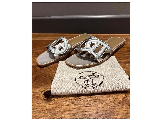 Sandali Aloha Hermès in pelle argentata Argento - vista 11