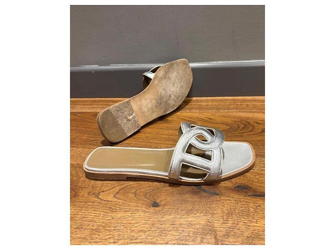 Sandali Aloha Hermès in pelle argentata Argento - vista 9