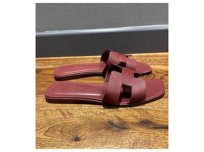 Sandali Hermès Oran in pelle bordeaux Bordò - vista 2