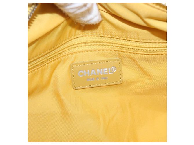 CHANEL Nuova Borsa da Viaggio in Nylon Gialla Argento CC Auth LNZ232 Giallo - vista 19