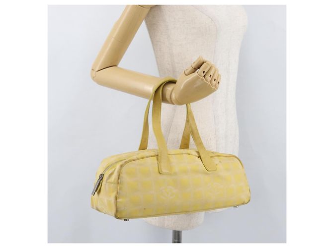 CHANEL Nuova Borsa da Viaggio in Nylon Gialla Argento CC Auth LNZ232 Giallo - vista 24