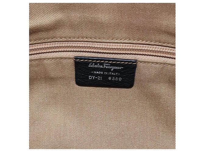 Borsa a mano in pelle nera e argento Gancini di Salvatore Ferragamo Auth am10666 Nero - vista 12