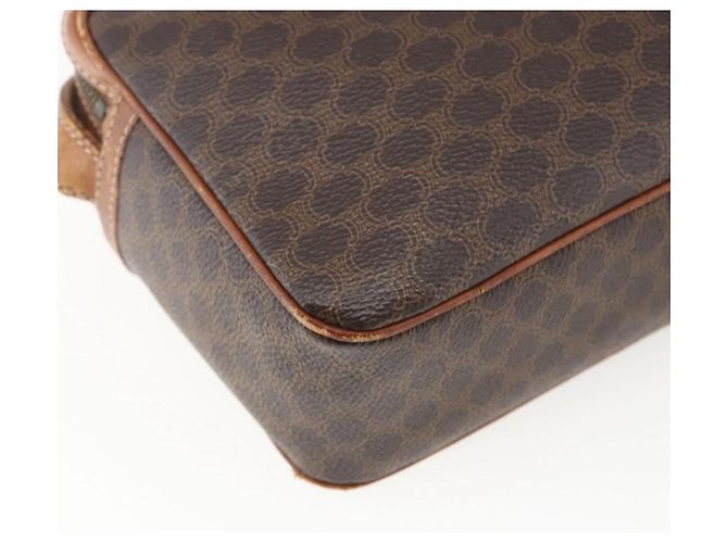 Céline Borsa a Spalla in Tela Macadam CELINE in Pelle PVC Marrone Oro Auth 173557 D'oro - vista 16