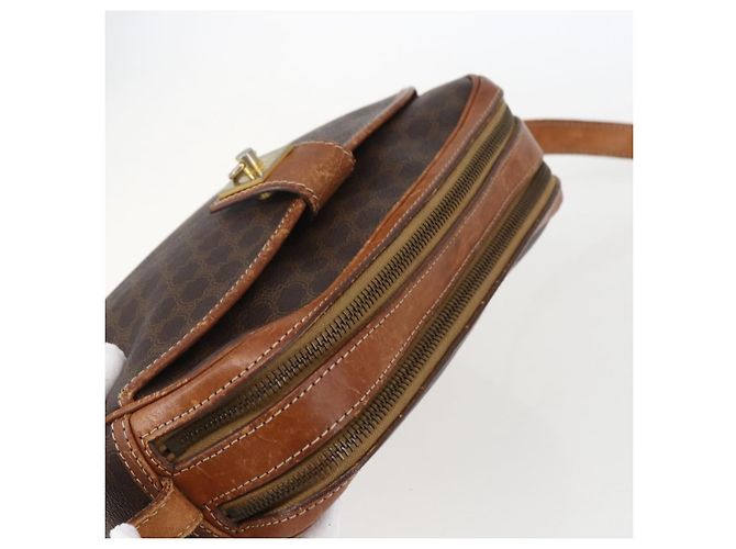 Céline Borsa a Spalla in Tela Macadam CELINE in Pelle PVC Marrone Oro Auth 173557 D'oro - vista 6