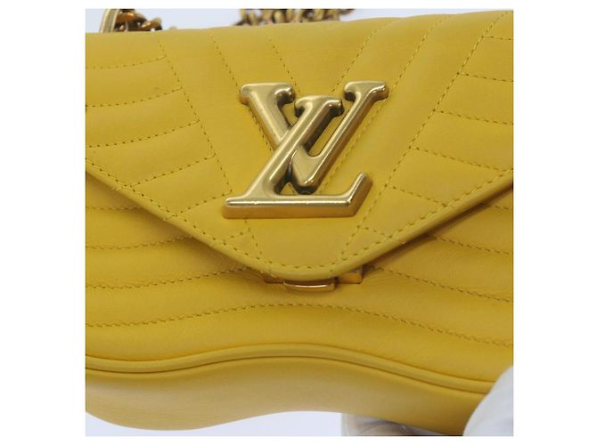 LOUIS VUITTON Borsa a Spalla New Wave Chain PM Pelle Gialla LV Auth 60852SAV Giallo - vista 22