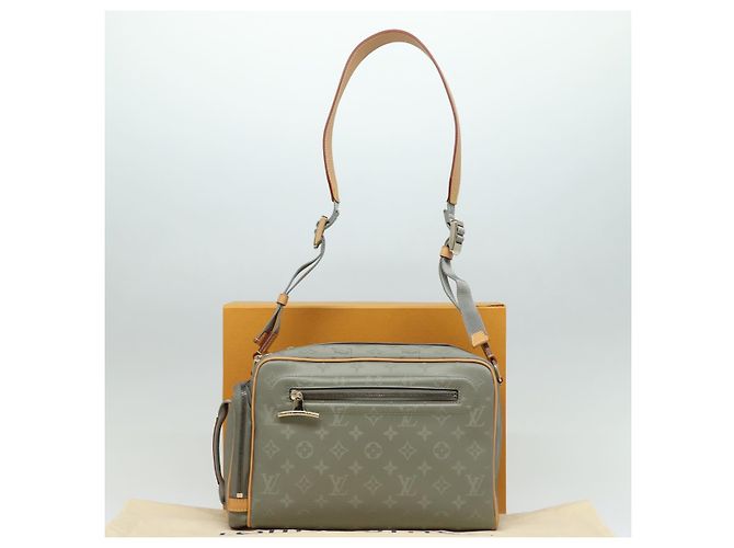 LOUIS VUITTON Borsa a Spalla in Titanio Monogram Grigia M43884 Auth 79277SAM Marrone - vista 12