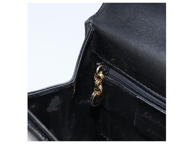 Bolso de mano Gancini de cuero negro y dorado Auth 173237 de Salvatore Ferragamo - vista 22