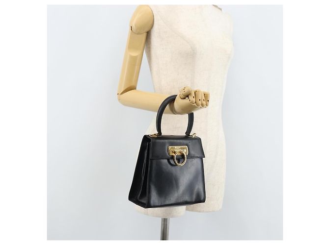 Bolso de mano Gancini de cuero negro y dorado Auth 173237 de Salvatore Ferragamo - vista 24