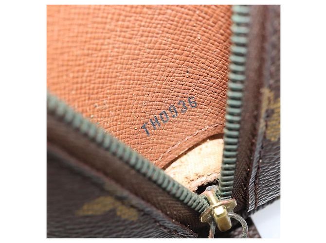 LOUIS VUITTON Pochette Cosmética Demi Ronde Monogramma M47520 LV Auth bs33388 - vista 12