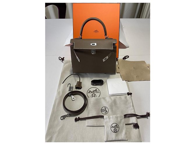 Borsa Hermès Kelly Sellier in pelle Epsom Etoupe Grigio - vista 2