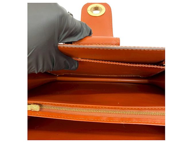 Borsa a Spalla Louis Vuitton Capucines in Pelle Epi Marrone - vista 10