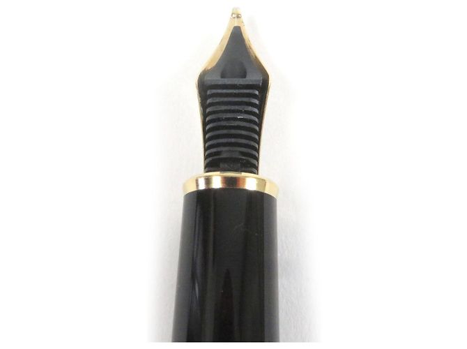Pluma Montblanc Meisterstück 14K Negro - vista 5