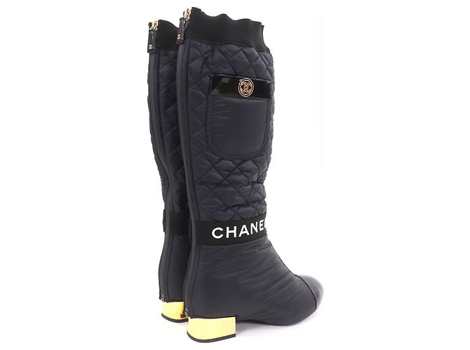 Timeless 2-in-1 Stiefel aus Lackleder mit COCO-Logo-Design von Chanel Schwarz - Ansicht 2