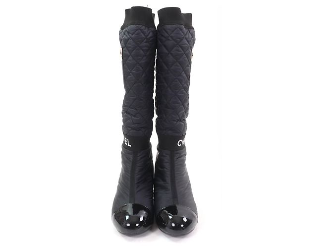 Timeless 2-in-1 Stiefel aus Lackleder mit COCO-Logo-Design von Chanel Schwarz - Ansicht 3