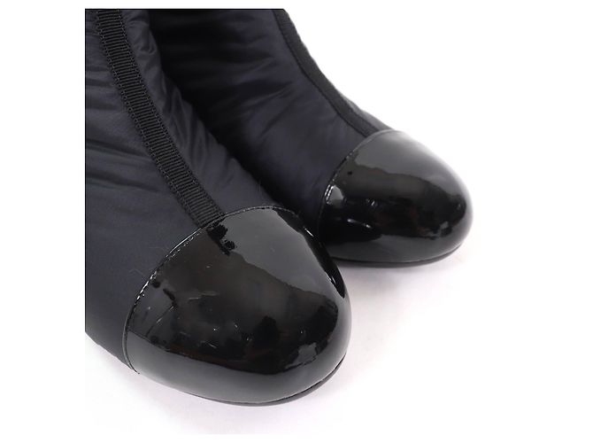 Timeless 2-in-1 Stiefel aus Lackleder mit COCO-Logo-Design von Chanel Schwarz - Ansicht 7