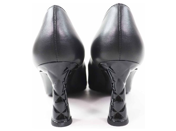 Timeless Chanel COCO Mark Matelassé Leder-Pumps Schwarz - Ansicht 3