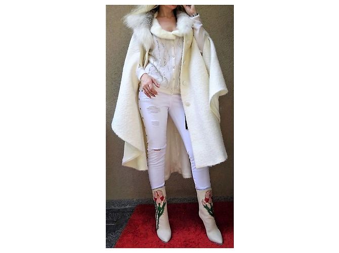 Chic Cardigan von BLUMARINE mit MINK! Größe 46IT Beige - Ansicht 6