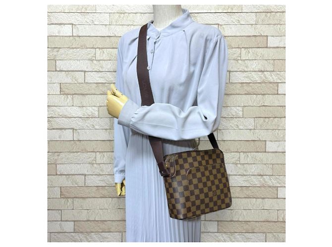 Borsa a Spalla Damier Olaf PM Louis Vuitton Marrone - vista 2