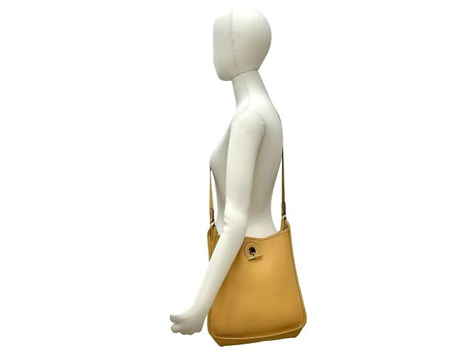 Borsa a Spalla Hermès Vespa PM in Pelle Togo Giallo - vista 2