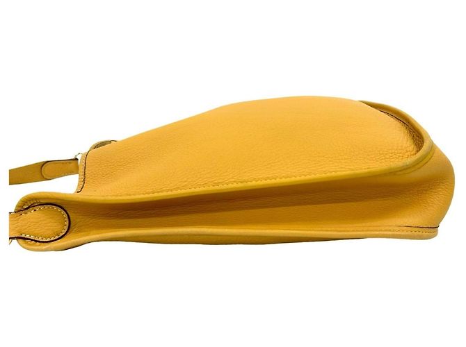 Borsa a Spalla Hermès Vespa PM in Pelle Togo Giallo - vista 5