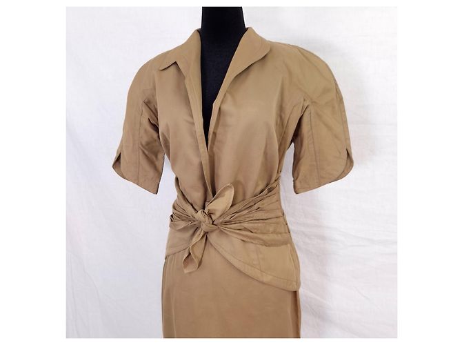 Thierry Mugler tailleur marrone con giacca a maniche corte - vista 4
