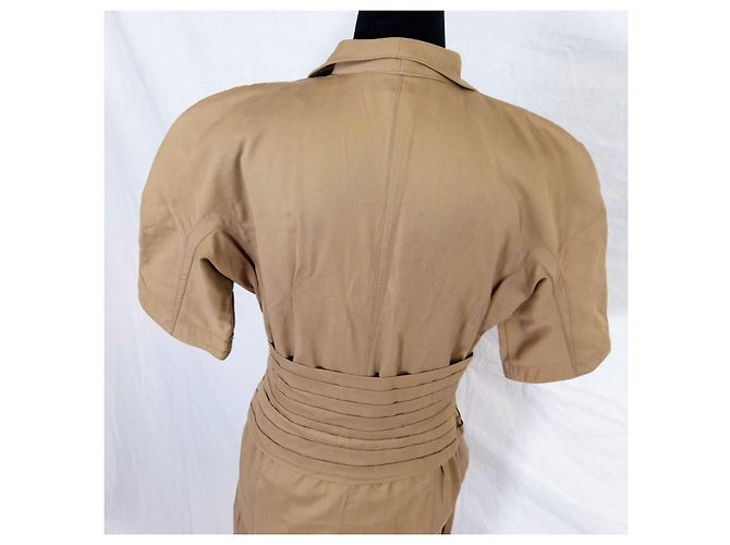 Thierry Mugler tailleur marrone con giacca a maniche corte - vista 8
