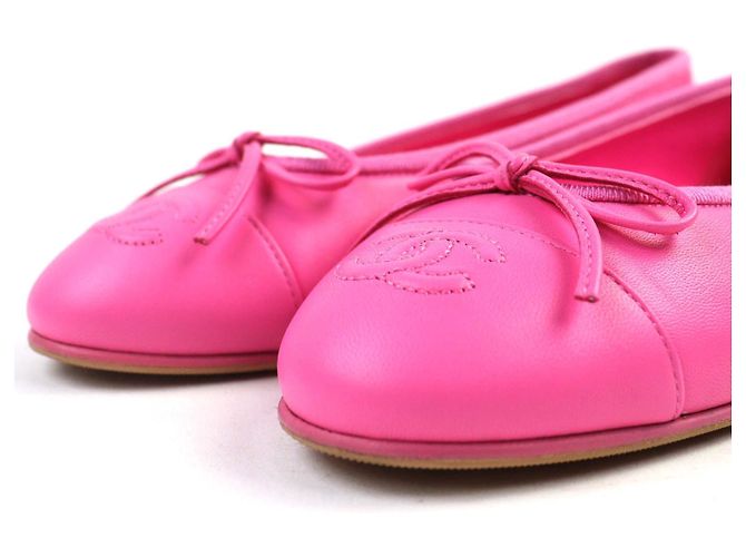 Timeless Lederpumps mit COCO-Markierung von Chanel Pink - Ansicht 5