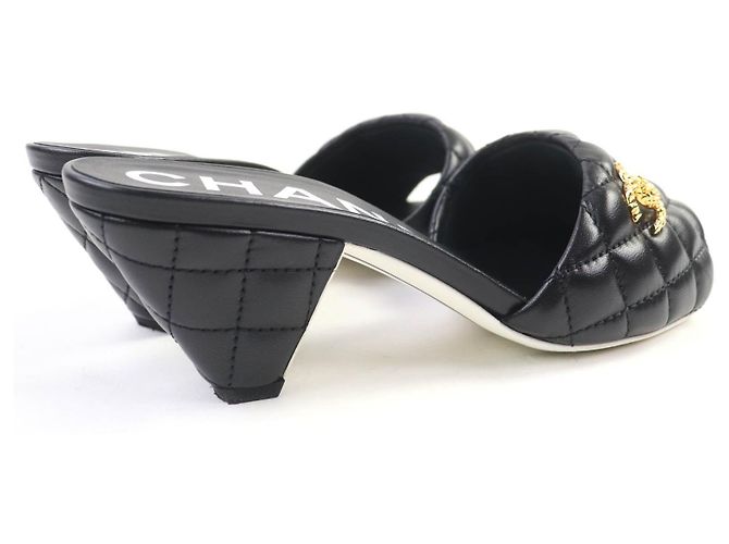 Timeless Sandali Chanel Coco Mark Matelasse in agnello Nero - vista 3