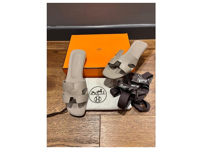 Sandali Oran Hermès in pelle beige - vista 12