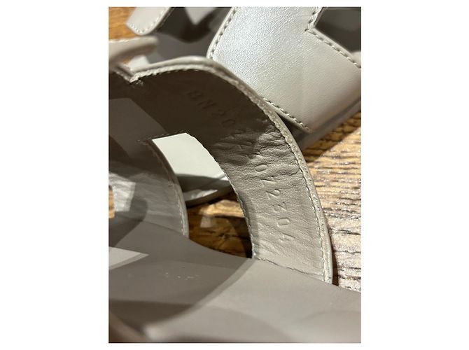 Sandali Oran Hermès in pelle beige - vista 4