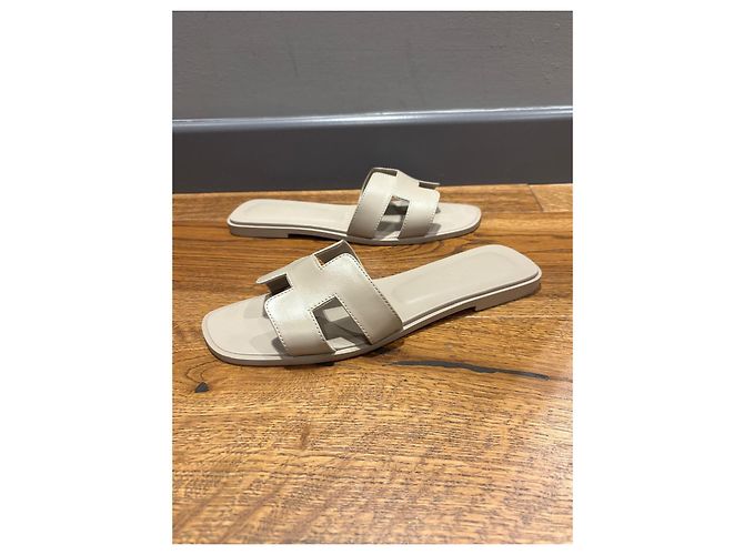 Sandali Oran Hermès in pelle beige - vista 6