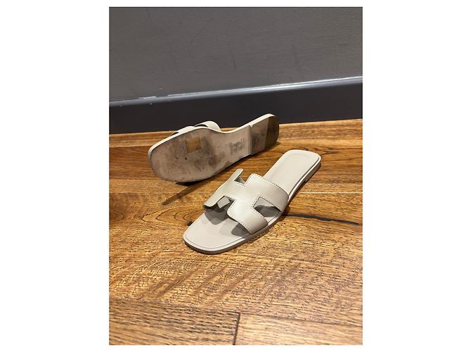 Sandali Oran Hermès in pelle beige - vista 7