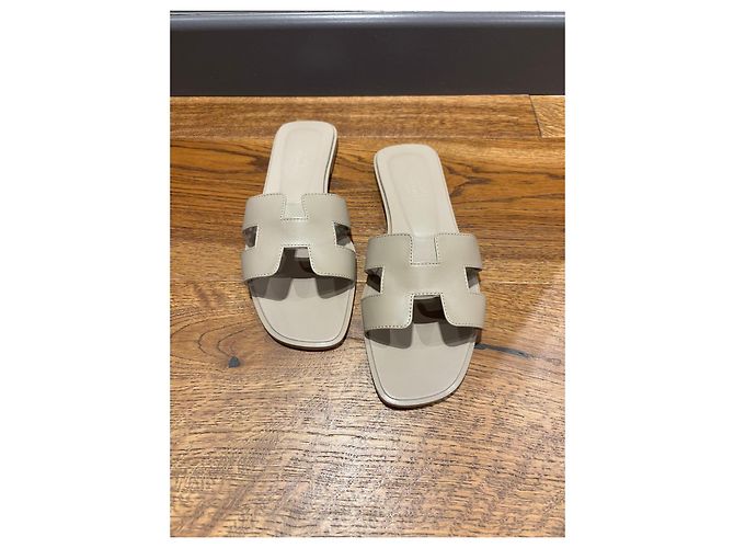 Sandali Oran Hermès in pelle beige - vista 9