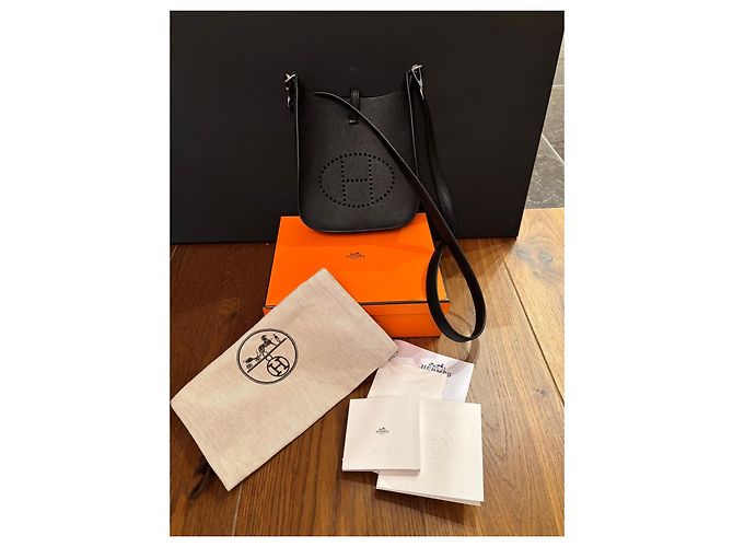 Borsa Mini Evelyne in Taurillon Clemence Nera di Hermès Nero - vista 11