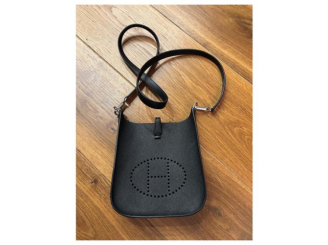 Borsa Mini Evelyne in Taurillon Clemence Nera di Hermès Nero - vista 13