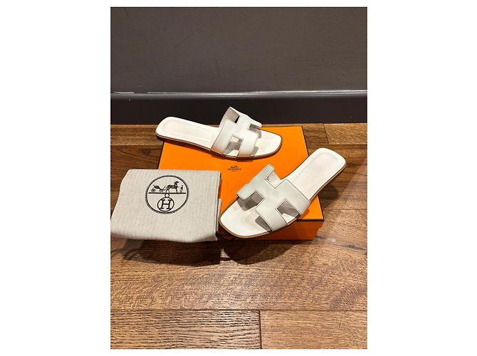 Sandali Hermès Oran in pelle bianca Bianco - vista 11