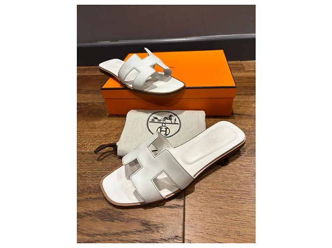 Sandali Hermès Oran in pelle bianca Bianco - vista 7