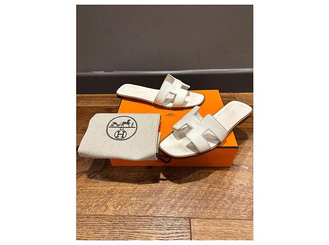 Sandali Hermès Oran in pelle bianca Bianco - vista 9