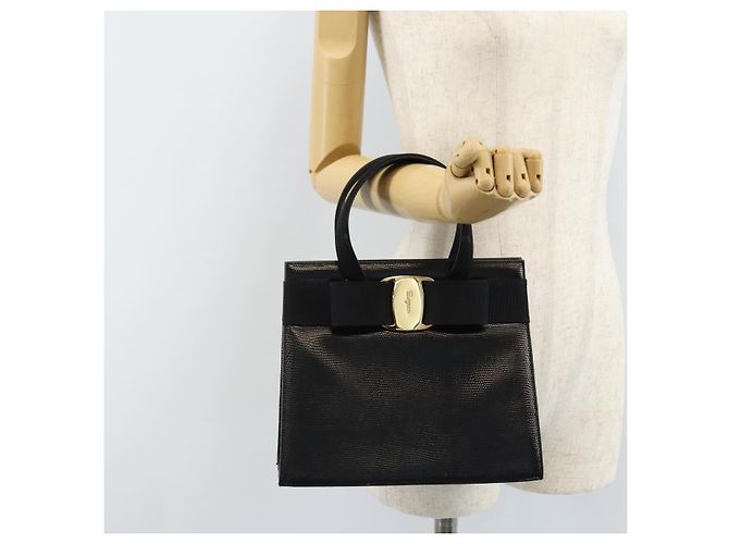 Borsa a mano Vala in pelle nera e oro Salvatore Ferragamo Auth ka2505 Nero D'oro - vista 21