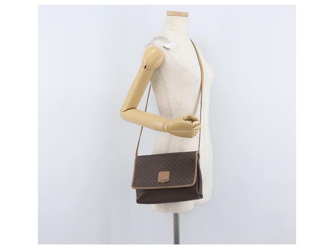 Céline Borsa a Spalla in Tela Macadam CELINE in Pelle PVC Marrone Oro Auth bs33452 D'oro - vista 25