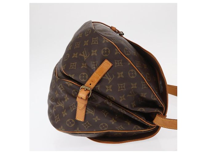 Louis Vuitton Saumur Monogram Canvas 35 Marrone - vista 3