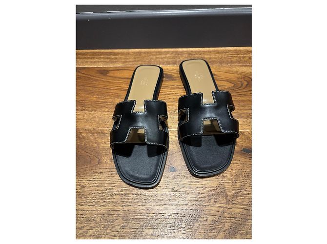 Sandali Hermès Oran in pelle nera Nero - vista 12